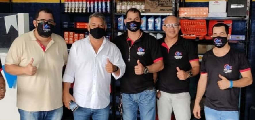 Ravi Machado participa da inauguração da RK Auto Center em Ibirataia