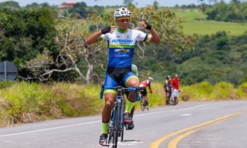 Ciclista de Gandu morre após passar mal durante treino