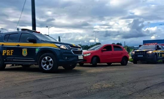 Morador de Ibirataia compra pela internet carro furtado em SP e é detido em Ipiaú pela Polícia Federal