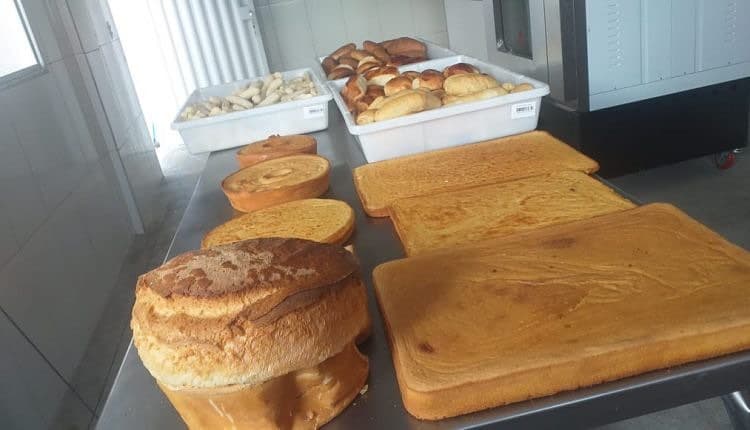 Agricultores familiares da zona rural de Poções comercializam produtos derivados da mandioca