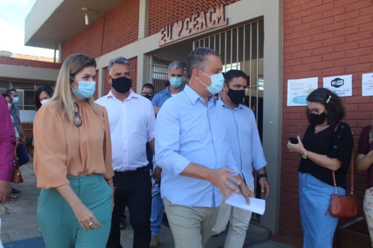 Governador anuncia investimento de R$1 bilhão em reforma de escolas na Bahia