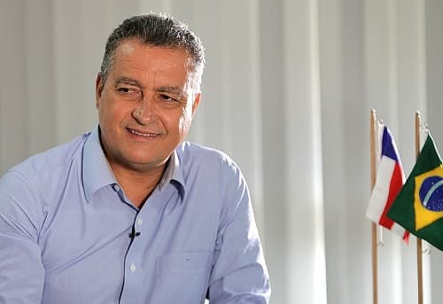 Rui anuncia que cumprirá lei do novo piso salarial de professores na Bahia