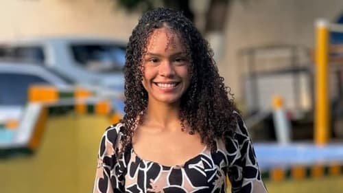 Jovem de 17 anos é a nova vocalista da banda Mastruz com Leite