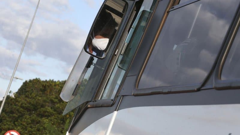Três morrem após beber líquido e passar mal dentro de ônibus na Bahia