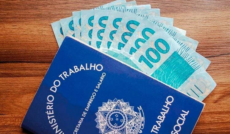 Câmara aprova MP que aumenta salário mínimo e amplia isenção do IR