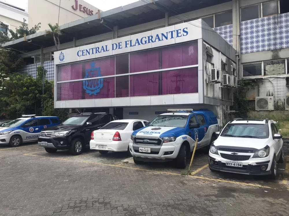 Soldados do Exército são presos por assaltarem mulheres em Salvador