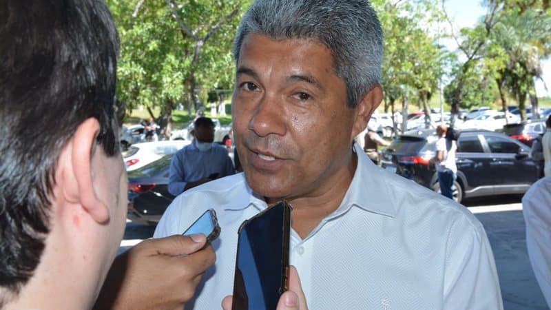 Jerônimo rebate ACM Neto, sai em defesa de Rui e faz insinuação sobre o ex-prefeito