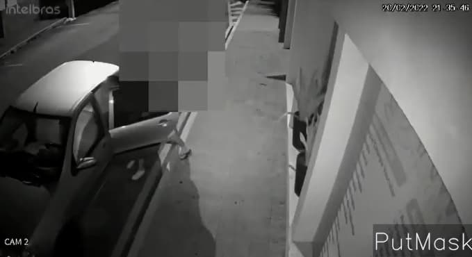 Vídeo mostra momento que mulher sofre tentativa de estupro na rua; assista