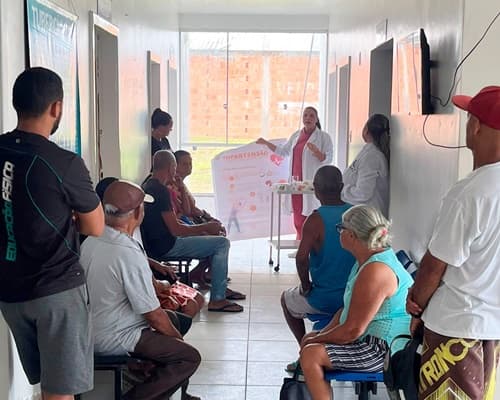 Ibirataia: Unidade de Saúde Zélio Machado promove palestra sobre alimentação e aula de exercícios para pacientes