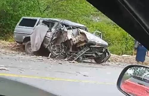 Acidente na BR-116, entre Manoel Vitorino e Jequié, deixa uma pessoa morta e outras quatro feridas