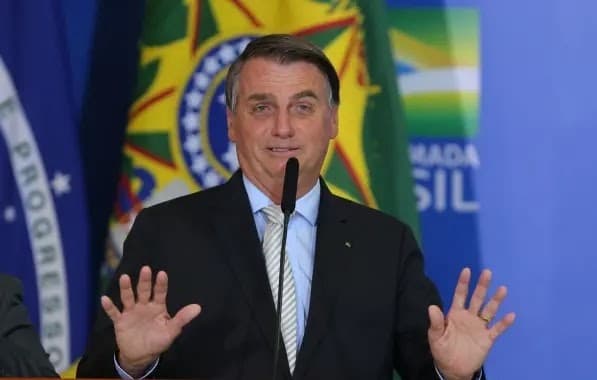 Bolsonaro chama Lula de jumento e ataca TSE: “Tudo é ataque”
