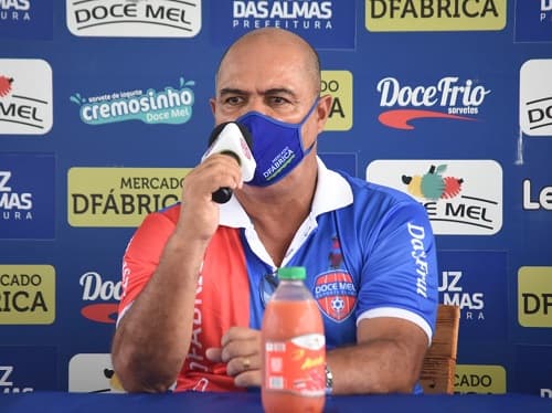 Doce Mel demite o técnico Beto Oliveira