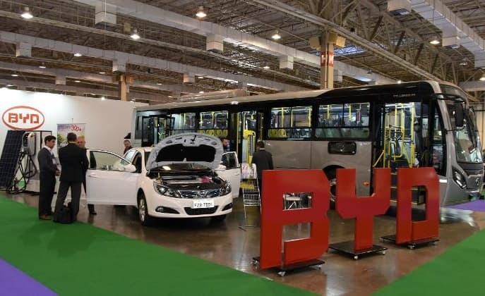 Maior fabricante de carros elétricos do mundo vai instalar três fábricas na Bahia