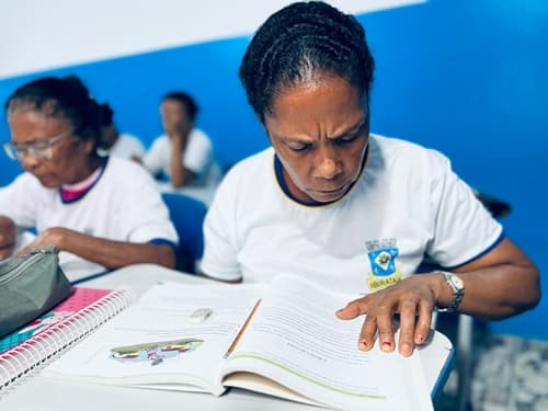 Ibirataia: Educação de Jovens e Adultos recebe investimentos significativos e se torna modelo de inclusão no município