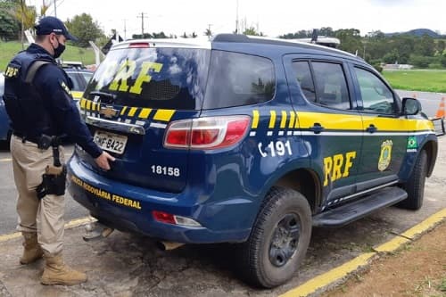 Locutor de rádio acusado de estupro é preso na BR-116