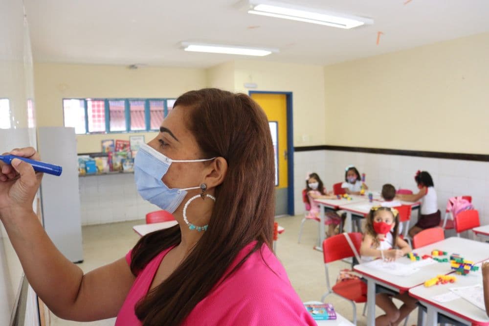 Professores de Juazeiro receberão aumento de 26,51% retroativo aos meses de janeiro e fevereiro