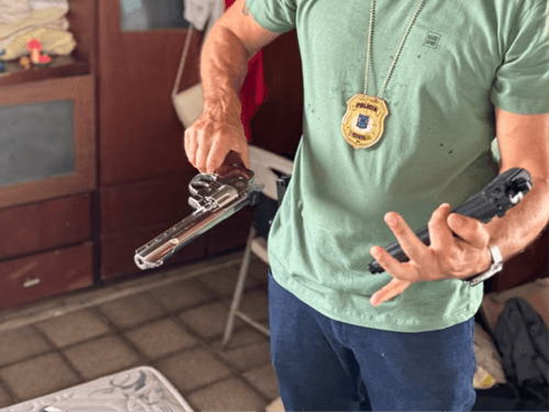 Homem é preso suspeito de estuprar filhas de 9 e 11 anos e manter meninas em cárcere privado na Bahia