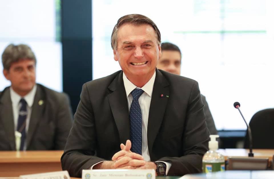 Bolsonaro diz que queda do preço dos combustíveis será automática