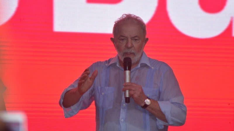 “Vamos brigar para retomar nossa Petrobras”, diz Lula
