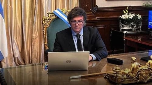 Milei corta ministérios pela metade em primeiro decreto como Presidente da Argentina