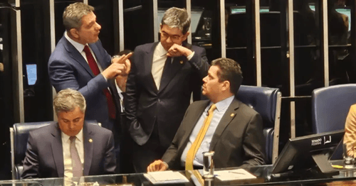 Governo evita derrota e garante aprovação de MP que libera recursos do pré-sal