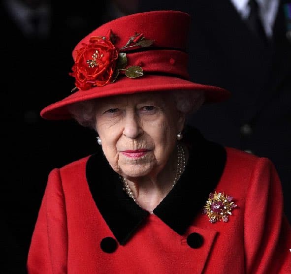 Rainha Elizabeth II, a monarca britânica mais longeva da história, morre aos 96 anos