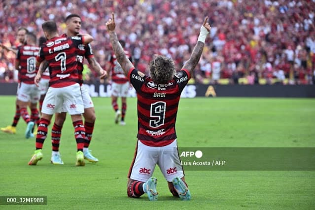 Flamengo vence Athletico Paranaense e é tri-campeão da Libertadores