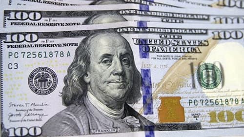 Dólar recua e fecha junho com queda de 12% em 2025; Ibovespa sobe 1,45%