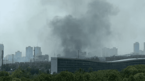 Israel atinge prisão de Evin em Teerã em bombardeio histórico após entrada dos EUA na guerra