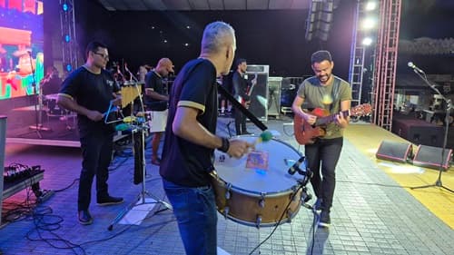 Forró Cabra da Peste leva autêntico pé-de-serra à 3ª noite do São João Raiz de Ibirataia.
