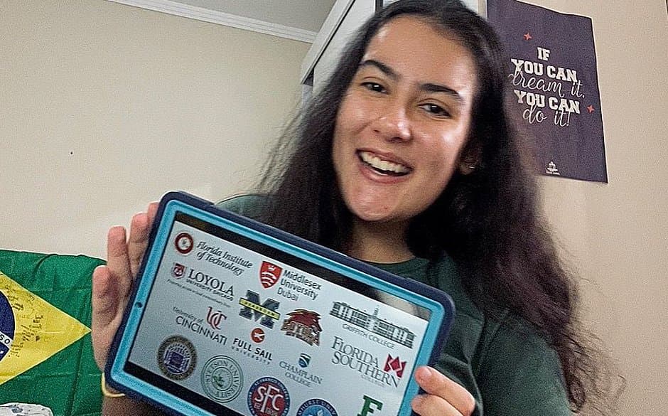Jovem de Serrinha é aceita em 15 universidades estrangeiras