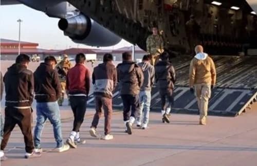 FAB vai transportar brasileiros deportados dos EUA de Manaus para Belo Horizonte