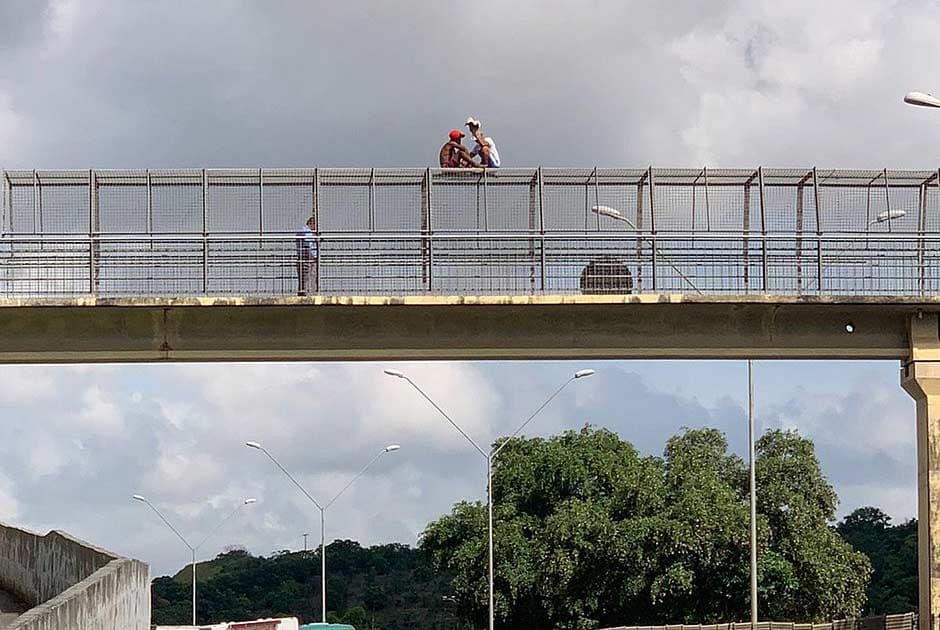 Pastor Isidório convence homem a não cometer suicídio