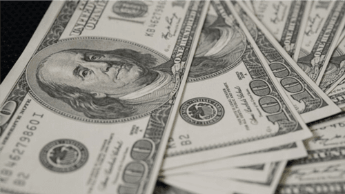 Após notícia de possível taxação menor de Trump, dólar cai para R$ 6,11