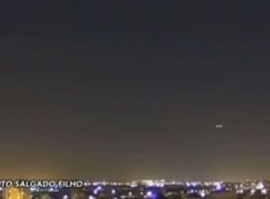VÍDEO: Pilotos de avião comentam aparecimento de ‘luzes’ no céu de Porto Alegre
