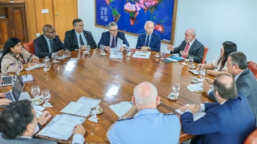 Lula manda cortar tráfego aéreo e por rios de garimpos ilegais em terra yanomami