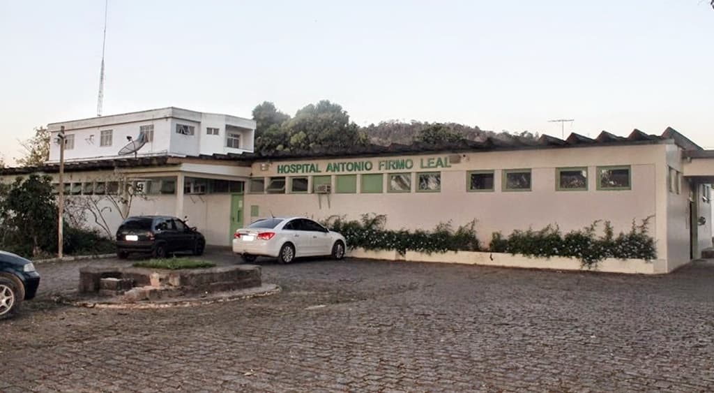Caio Pina e Lídice da Mata viabilizam equipamentos e hospital de Ibirataia tem centro cirúrgico revitalizado