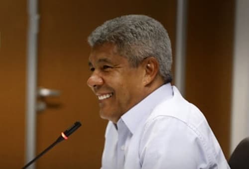 Governador Jerônimo Rodrigues anuncia pagamento do Piso Nacional dos Professores