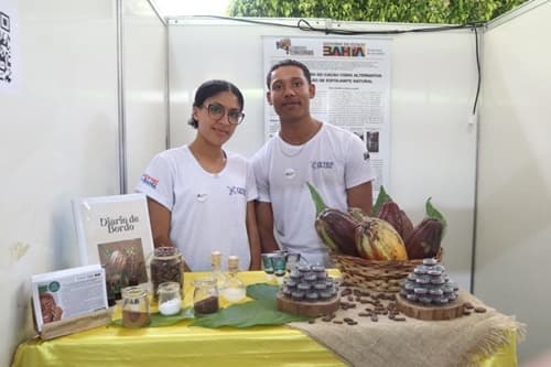 Estudantes do Sul da Bahia desenvolvem biocosméticos à base de cacau