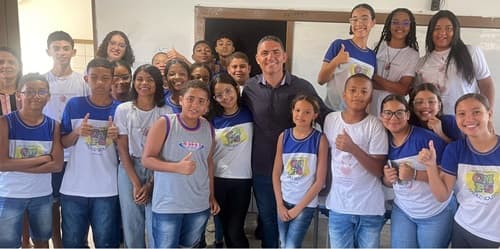 Vice-Prefeito Juca Muniz dialoga com alunos do Colégio Municipal Marilúzia Silva Machado em Comemoração ao Aniversário de Ibirataia