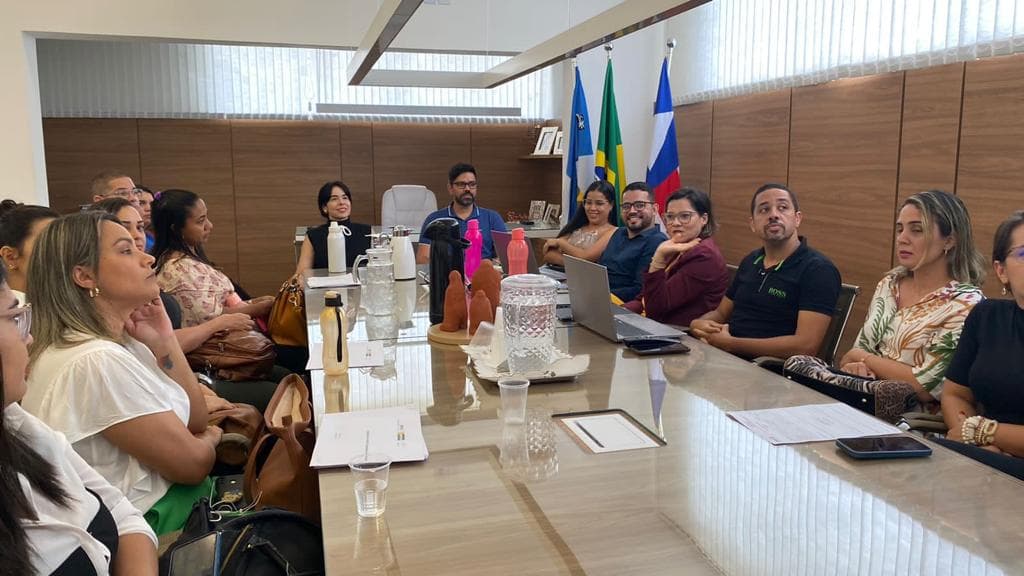 Ibirataia/BA fortalece vínculos em prol do bem-estar de crianças e adolescentes: Parceria entre órgãos e setores públicos visa garantir um atendimento integral