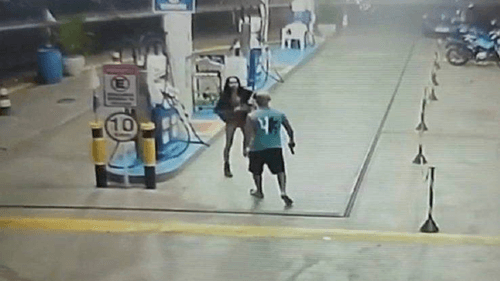 Justiça aceita denúncia e PM vira réu por suspeita de matar jovem em posto de combustíveis na Bahia