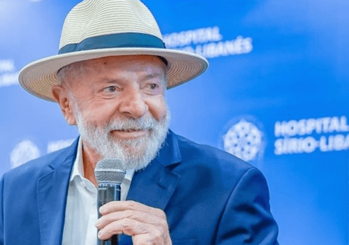Lula se emociona ao falar sobre sua cirurgia e revela medo da morte