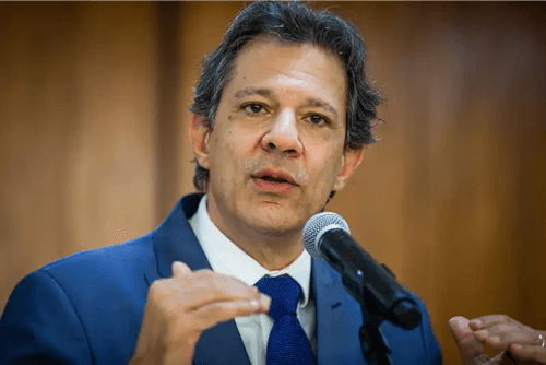 Ministério da Defesa aceita reduzir benefícios da previdência militar para controlar dívida pública