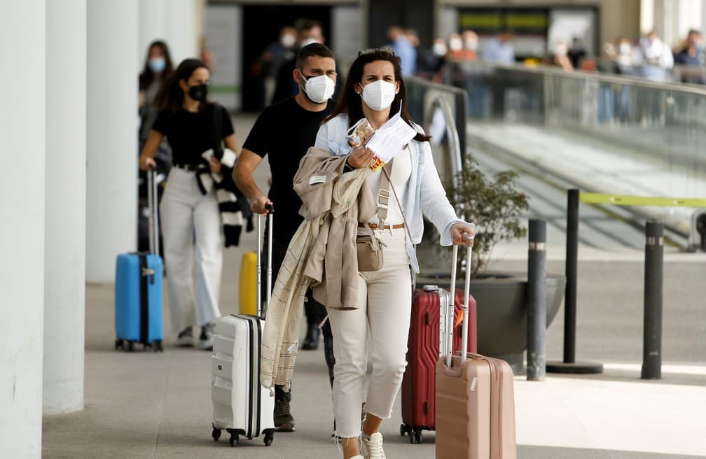 Espanha acaba com quarentena obrigatória de viajantes brasileiros