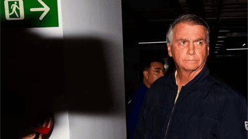 Bolsonaro é colocado em prisão domiciliar por ordem de Alexandre de Moraes