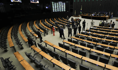 Câmara dos Deputados aprova projeto de castração química para condenados por pedofilia