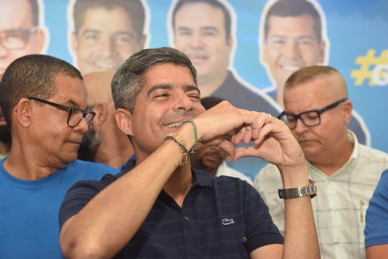 ACM Neto já soma o apoio de cerca de 200 prefeitos na disputa para governador