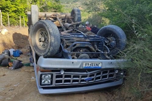 Maracás: Jovem de 19 anos morre após caminhão tombar em estrada vicinal