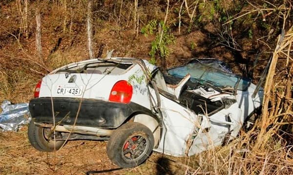 Acidente na BA-120 deixa dois jovens mortos e um ferido